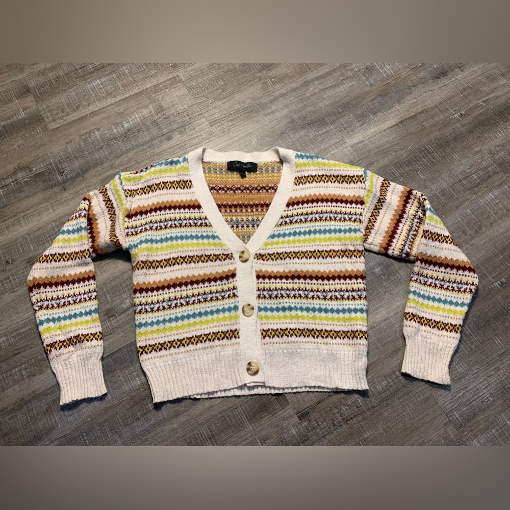 Oak and Trellis Fair Isle Pattern 3-Button Cardigan In Alhambra Size Large